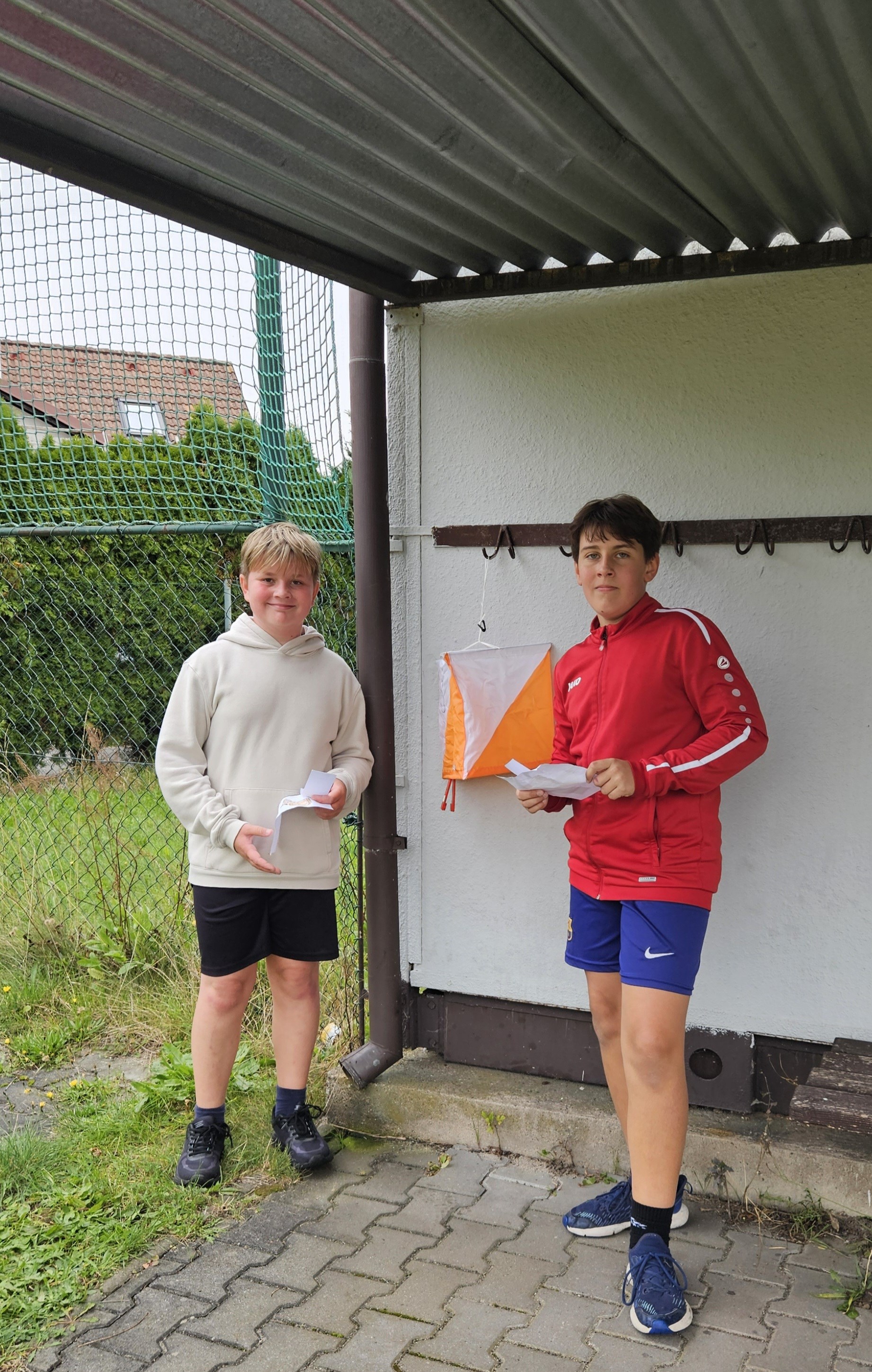 6. A se při TV seznamuje s orientačním během