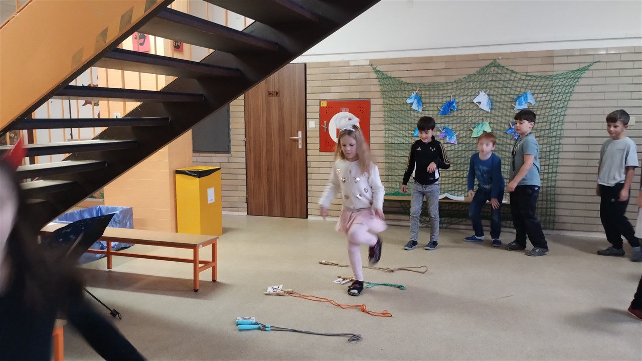 Skákání přes oheň 