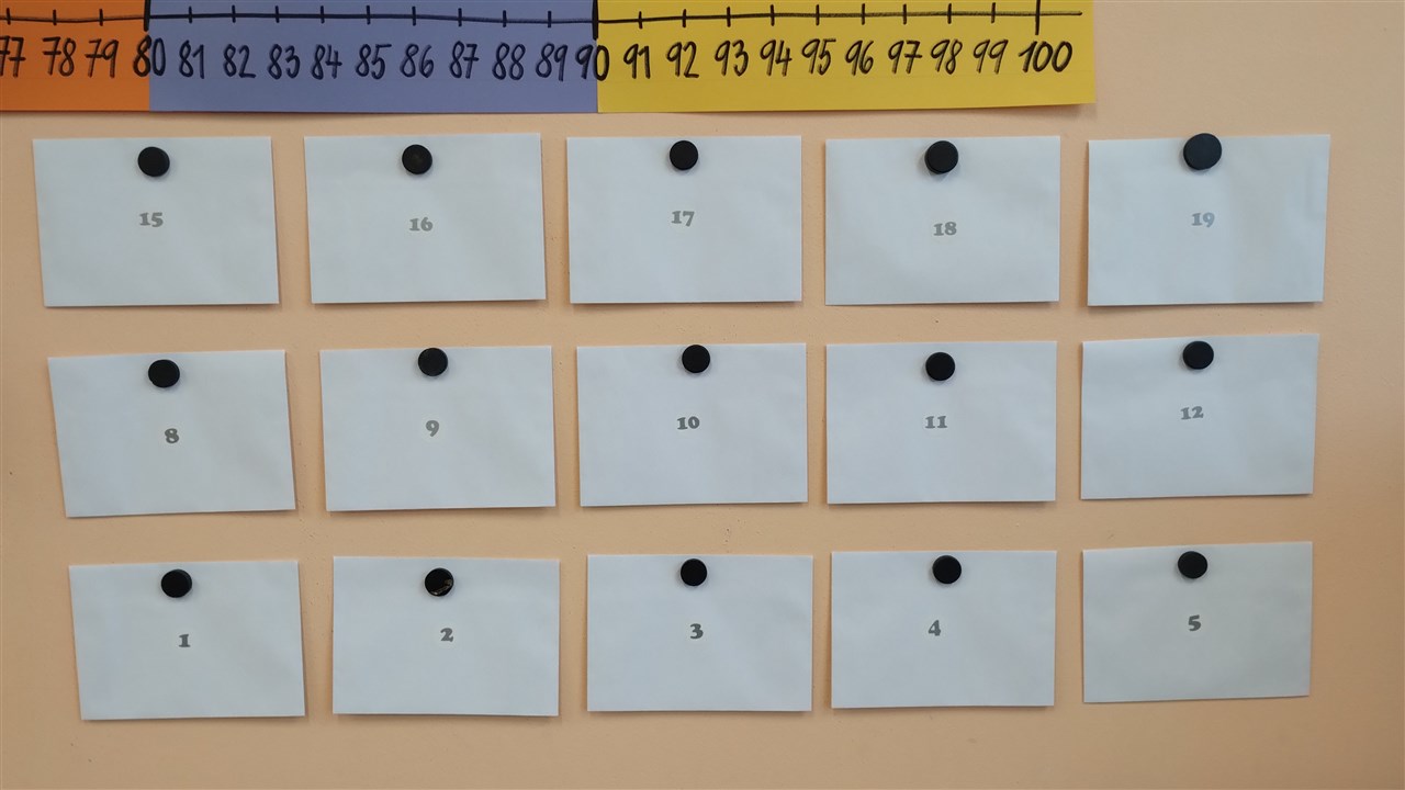 Adventní kalendář plný zábavných úkolů 