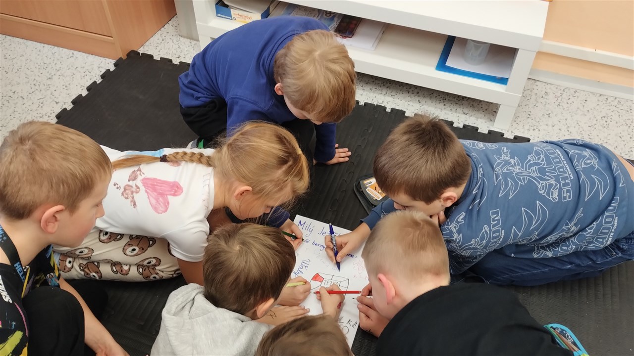 Psaní dopisu Ježíškovi 