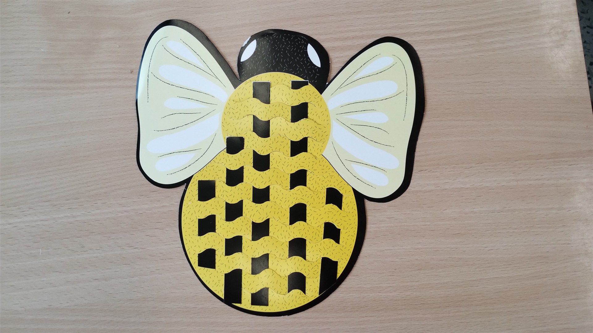 Vyplétání papírovými proužky 