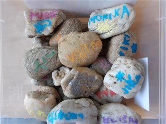 Zatoulané kamínky - říjen, listopad