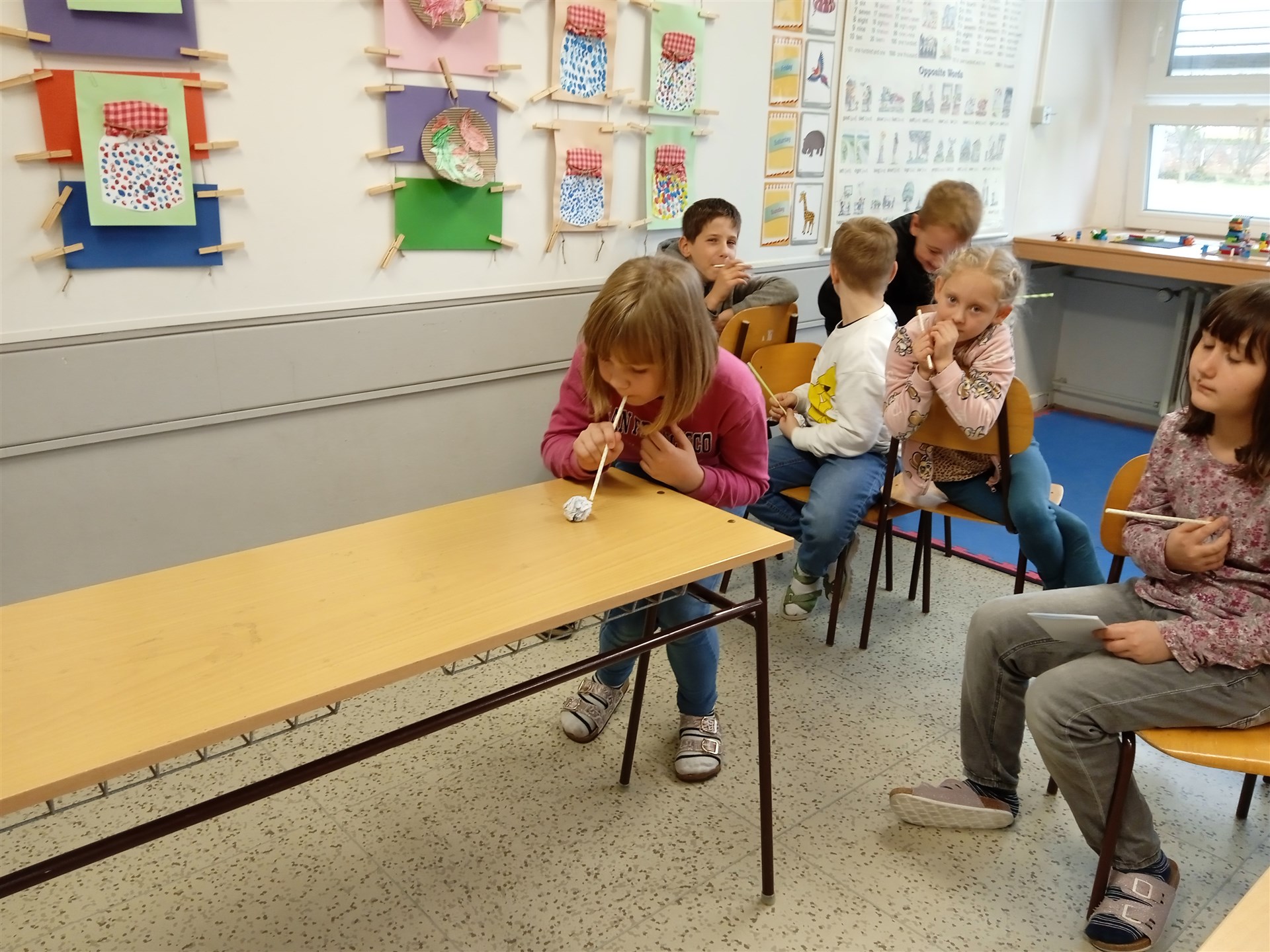 Hrátky s papírovou koulí 