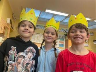 Tři králové - výroba královské koruny z papíru